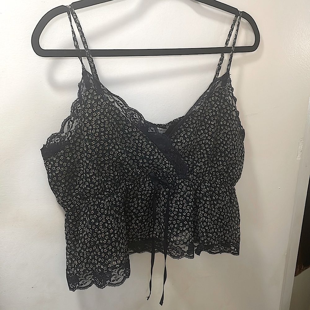 Large American Eagle cami/tank top Large navy blue with small white flowers